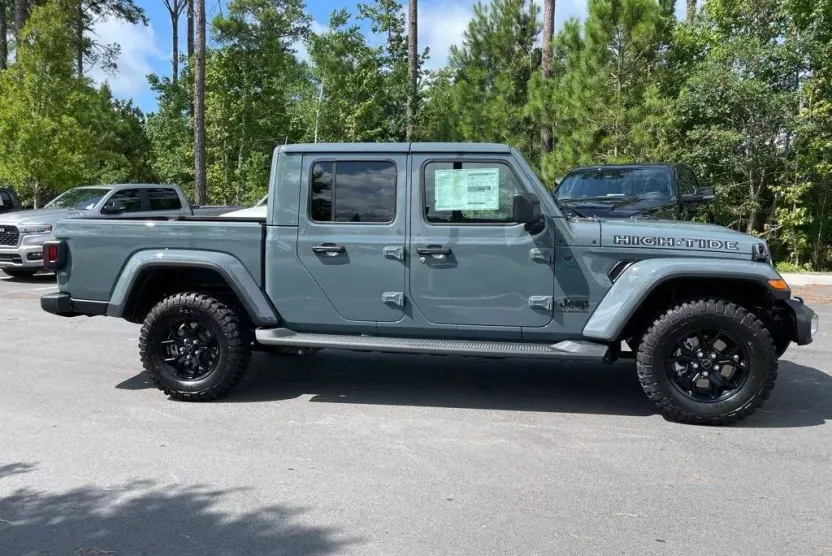 2025 Jeep Gladiator Sport photo 1