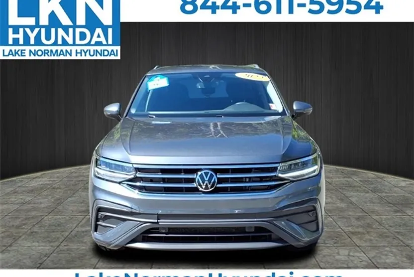 2022 Volkswagen Tiguan SE photo 1