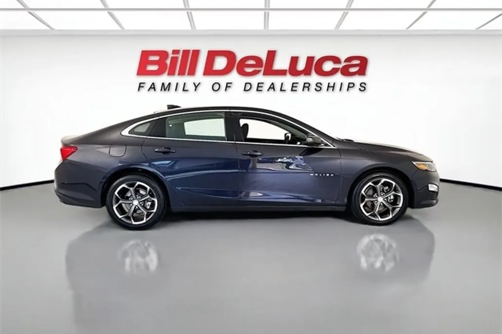 2023 Chevrolet Malibu 1LT photo 1