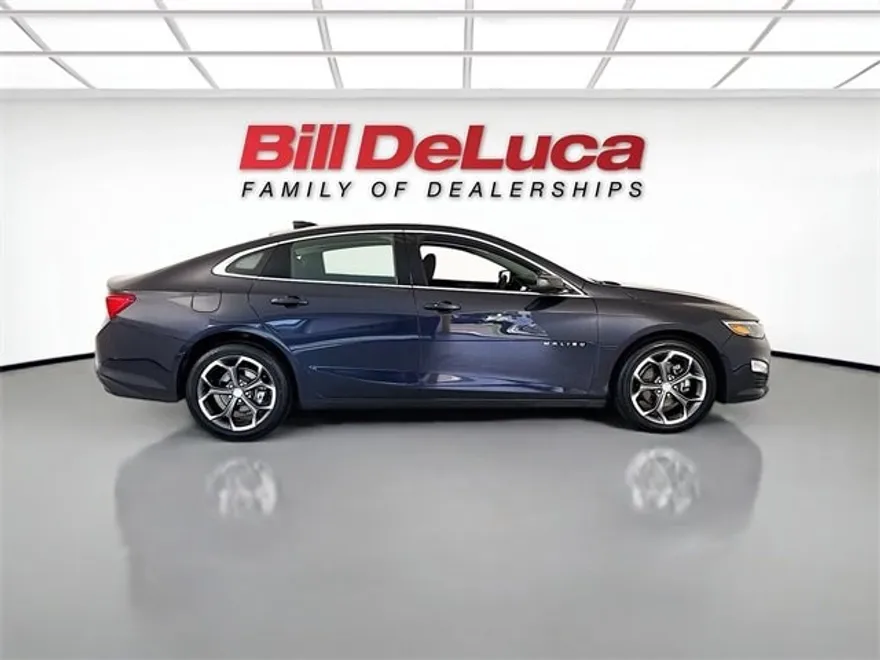 2023 Chevrolet Malibu 1LT photo 1