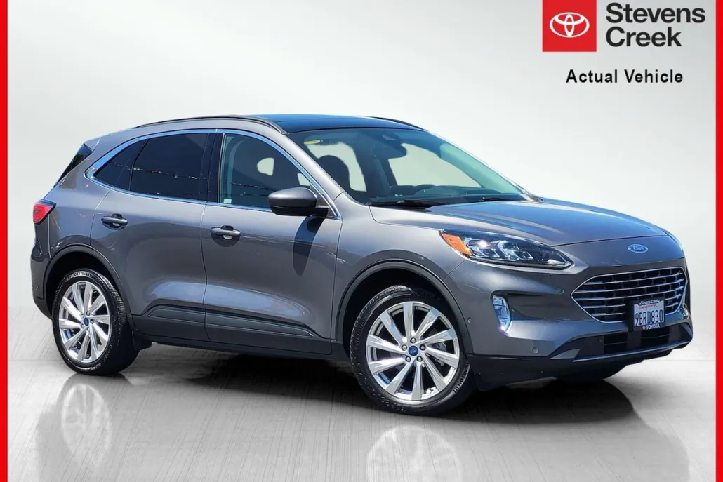 2022 Ford Escape Titanium Hybrid photo 1