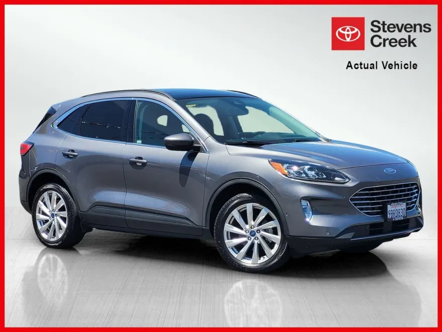 2022 Ford Escape Titanium Hybrid photo 1
