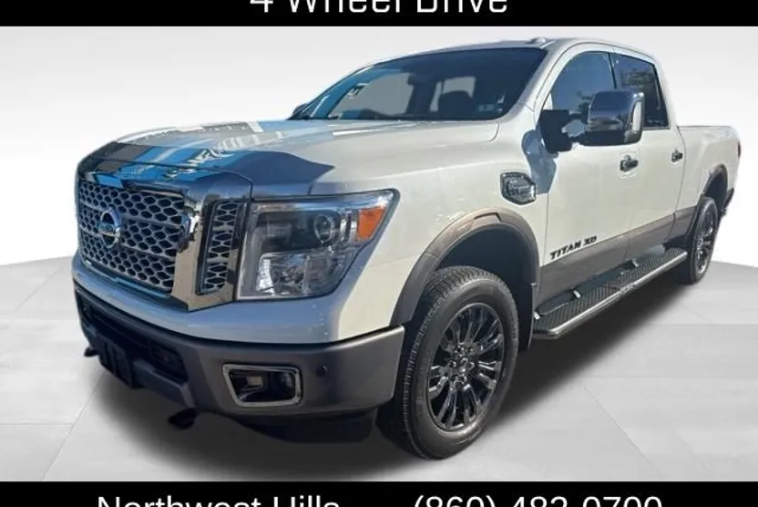 2018 Nissan Titan Platinum Reserve photo 1