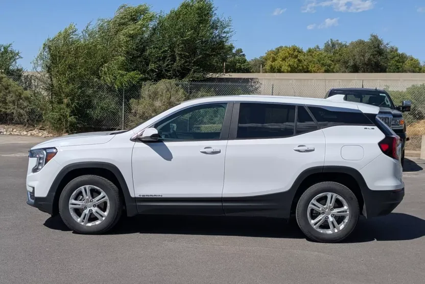 2024 Gmc Terrain SLE photo 1