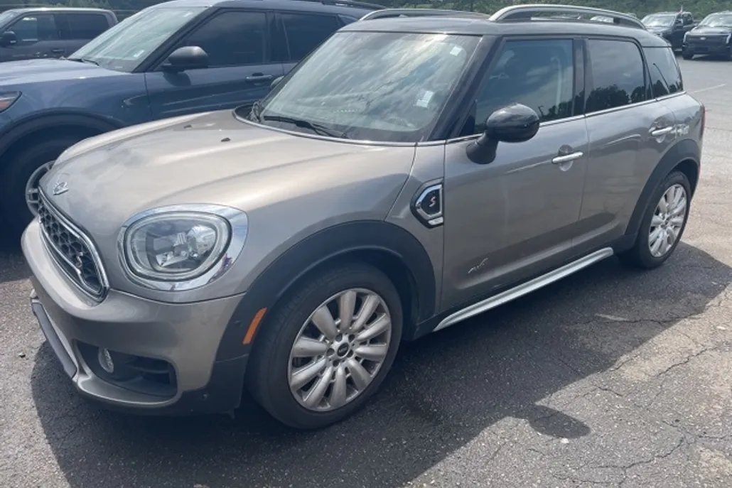 2018 Mini Cooper S ALL4 photo 1