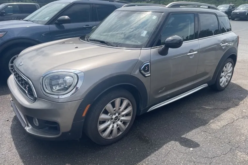 2018 Mini Cooper S ALL4 photo 1