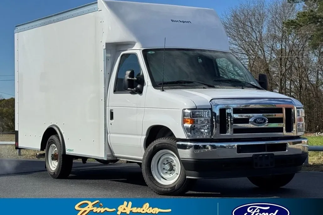 2025 Ford E-350 photo 1