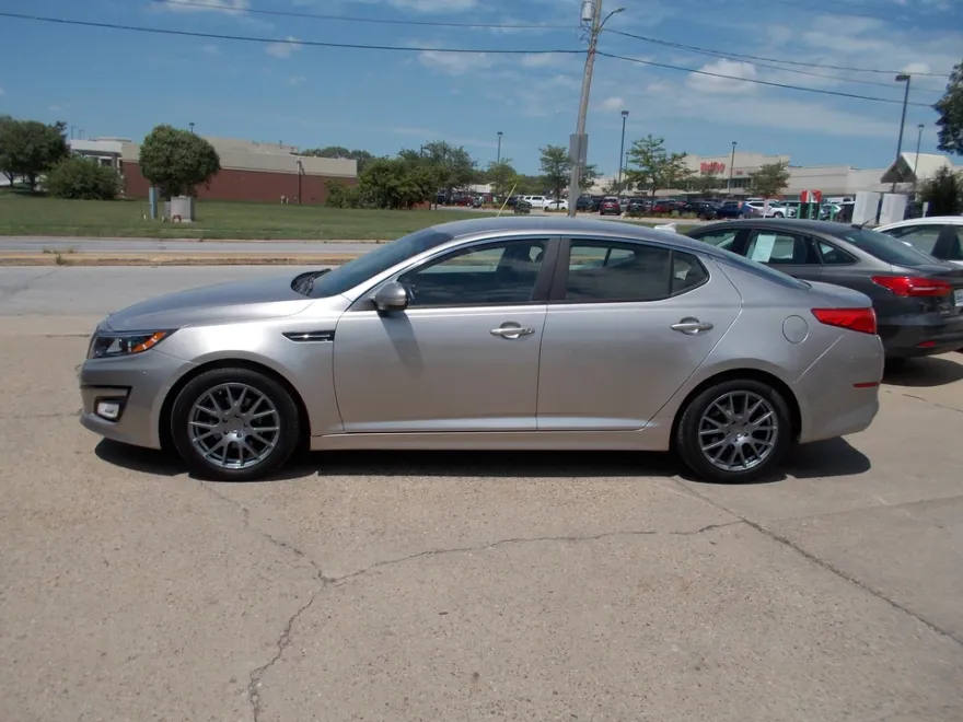 2015 Kia Optima EX photo 1