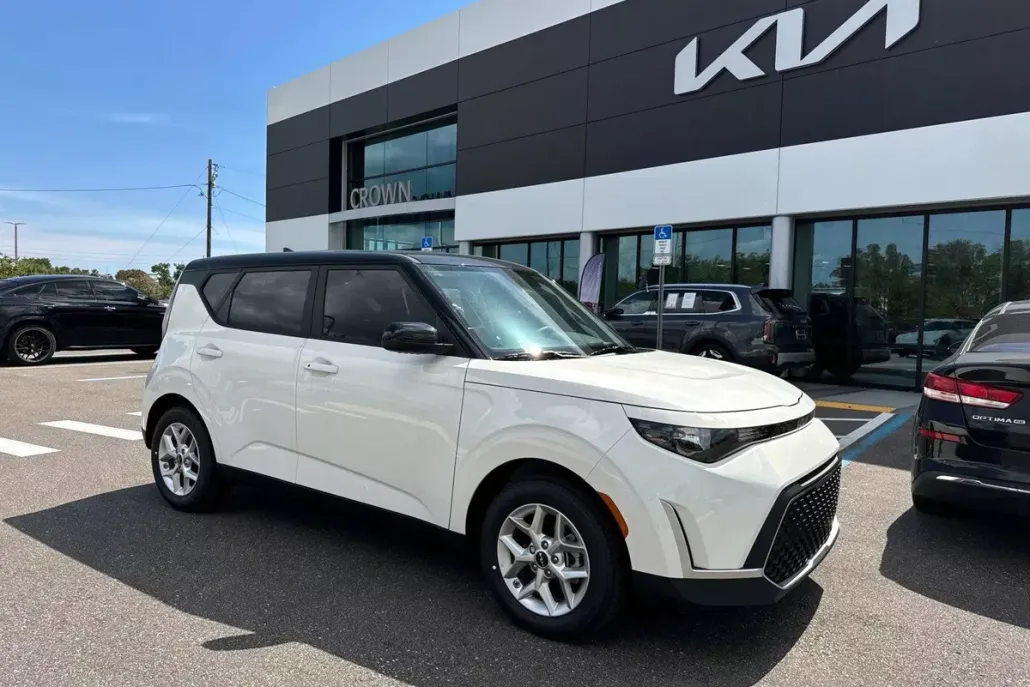 2025 Kia Soul S photo 1