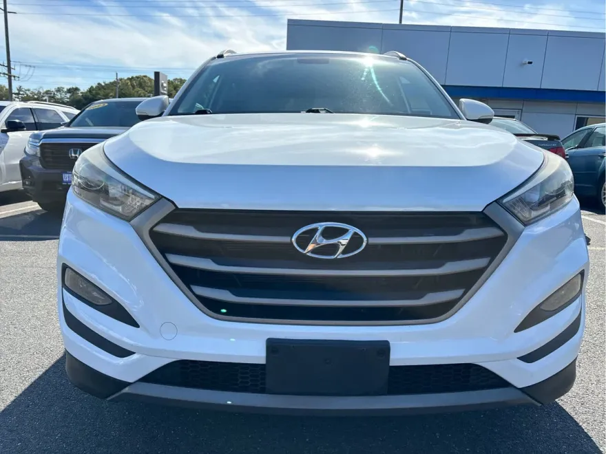 2016 Hyundai Tucson Sport photo 1