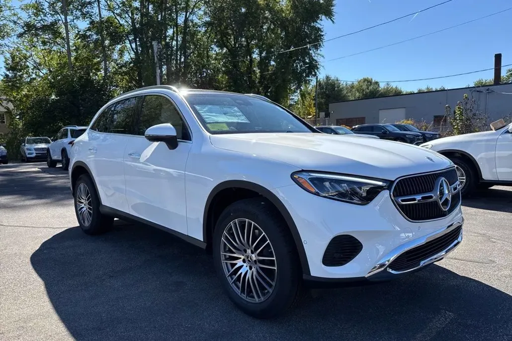 2026 Mercedes Benz GLC 300 4MATIC photo 1