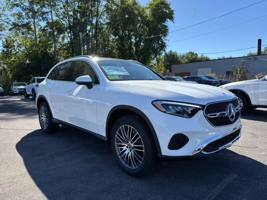 2026 Mercedes Benz GLC 300 4MATIC photo 1