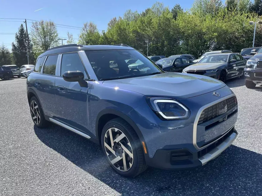 2025 Mini Cooper S ALL4 photo 1
