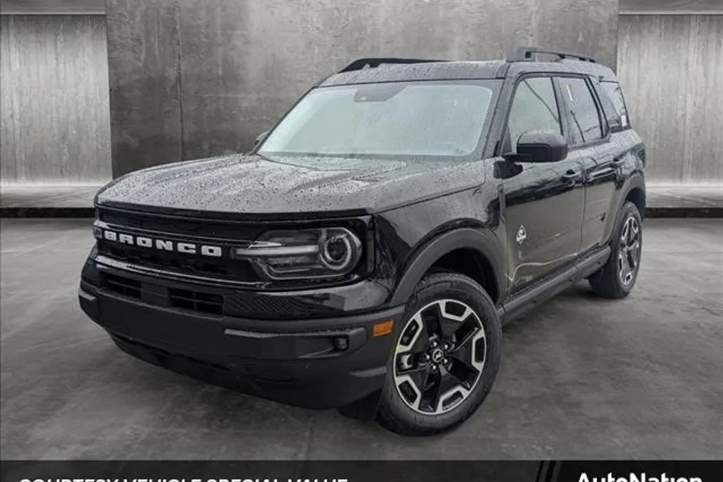 2024 Ford Bronco Sport Outer Banks photo 1