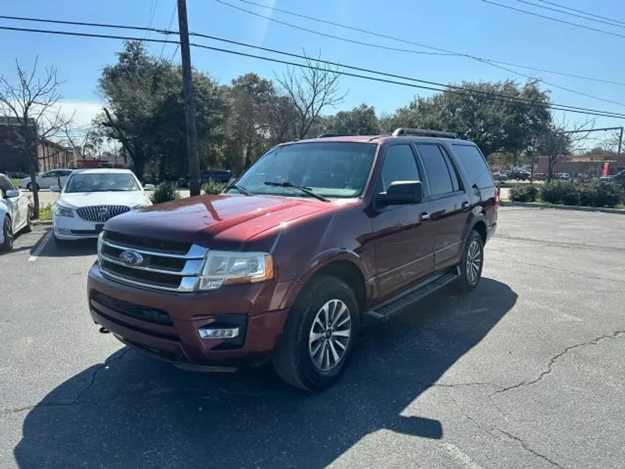 2017 Ford Expedition XLT photo 1