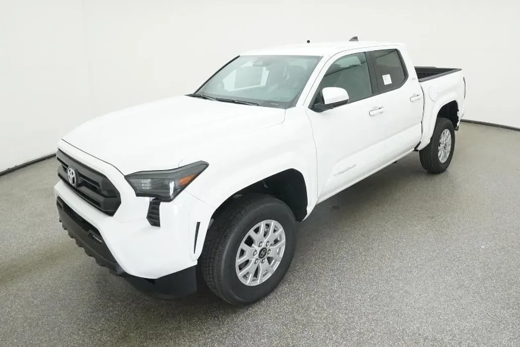 2025 Toyota Tacoma SR5 photo 1