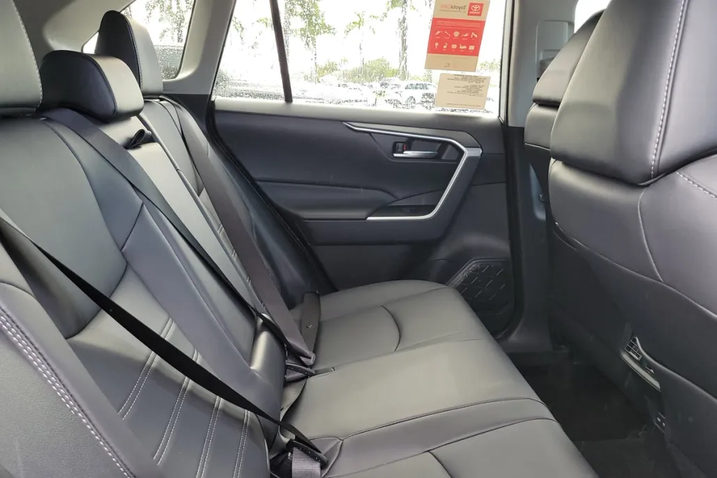 2025 Toyota RAV4 XLE Premium photo 1