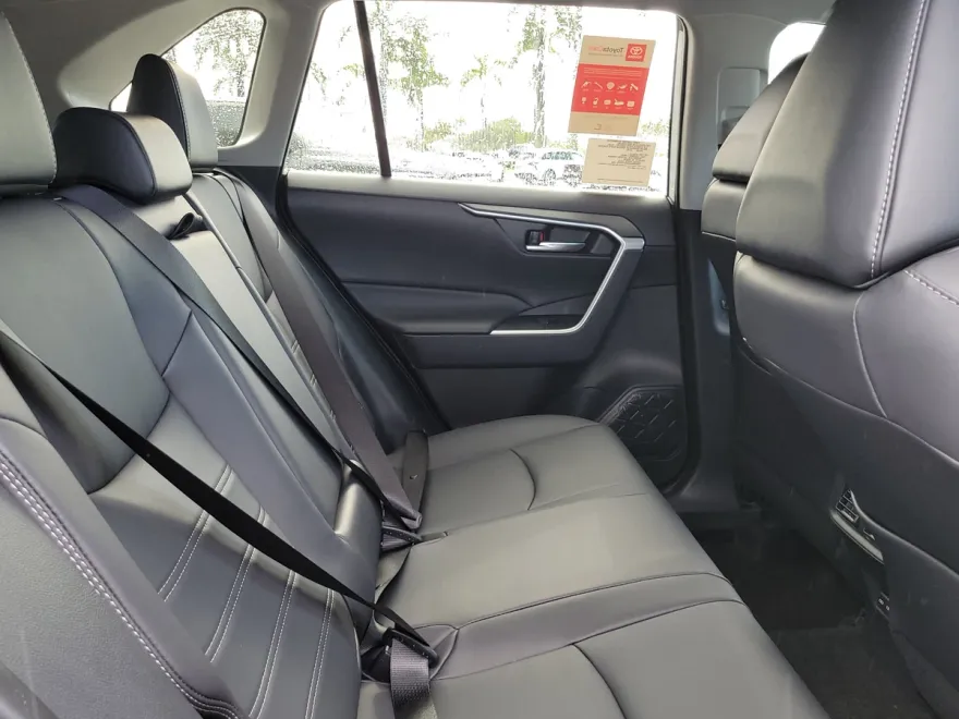 2025 Toyota RAV4 XLE Premium photo 1