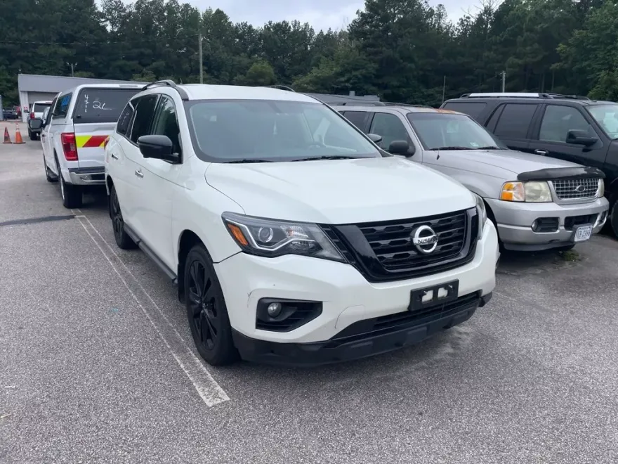 2018 Nissan Pathfinder 4x4 SL photo 1