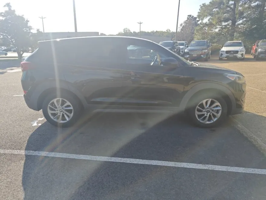 2018 Hyundai Tucson SE photo 1