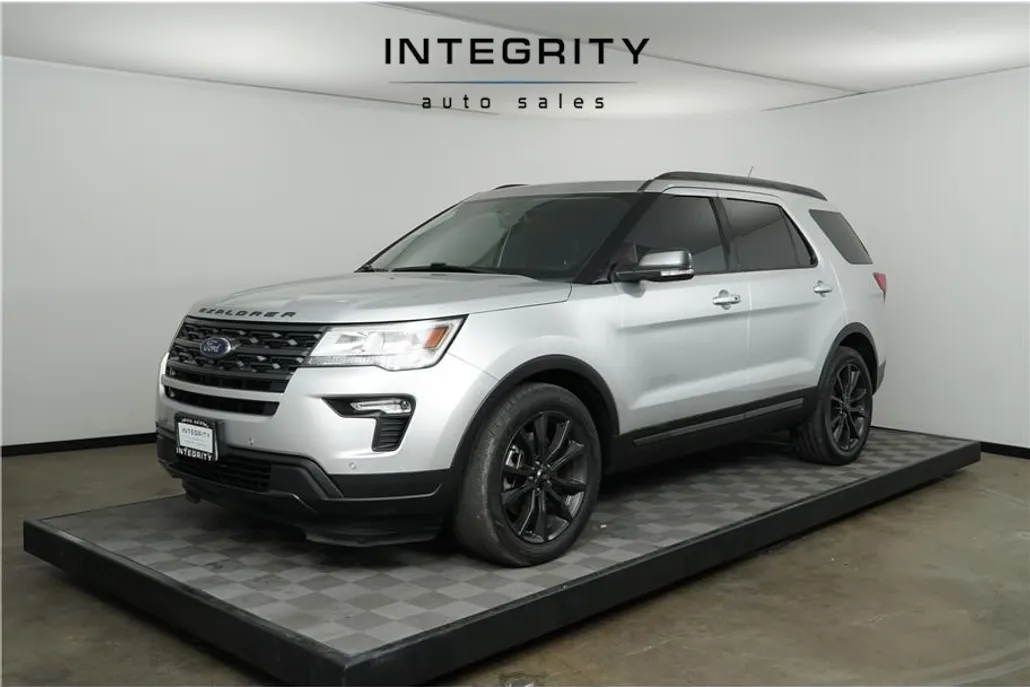 2019 Ford Explorer XLT photo 1