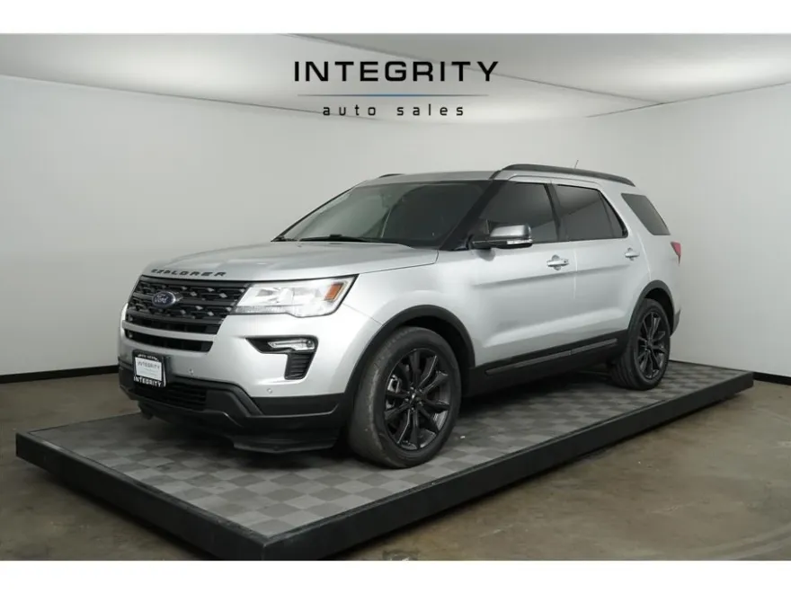 2019 Ford Explorer XLT photo 1