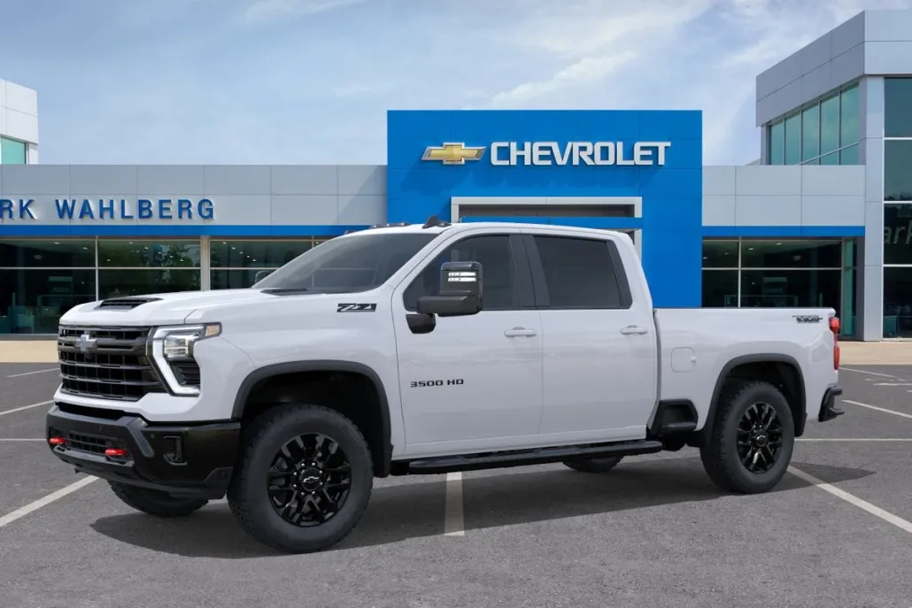 2025 Chevrolet Silverado 3500HD LT photo 1