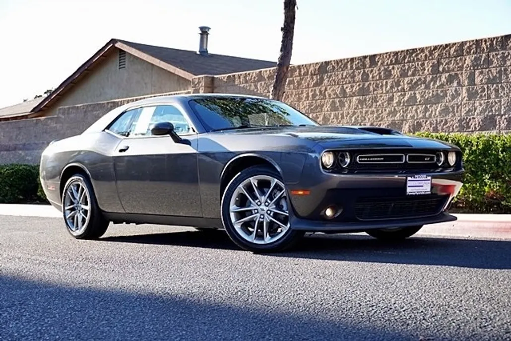 2022 Dodge Challenger GT photo 1
