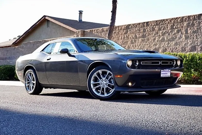 2022 Dodge Challenger GT photo 1