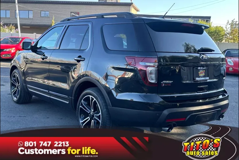 2015 Ford Explorer Sport photo 1