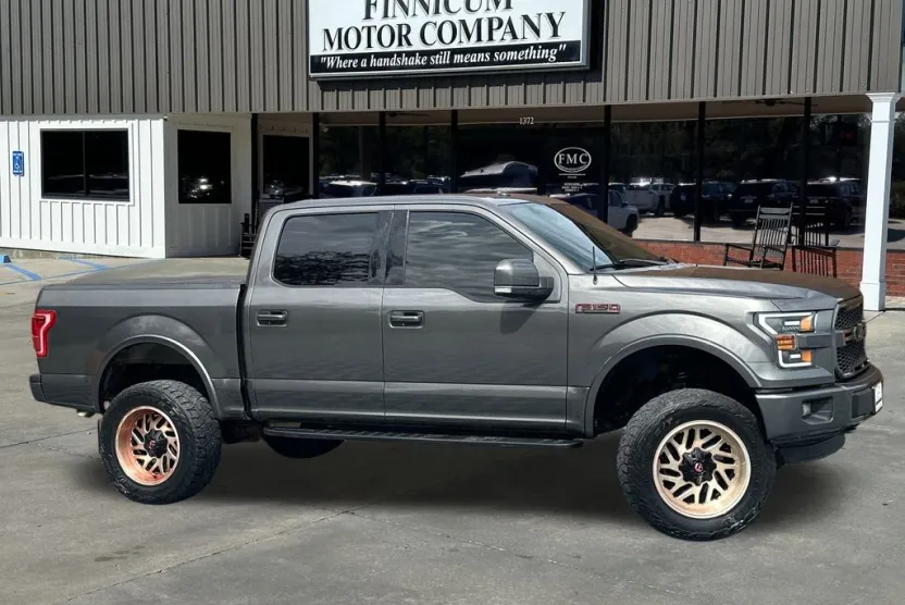 2016 Ford F-150 Lariat photo 1