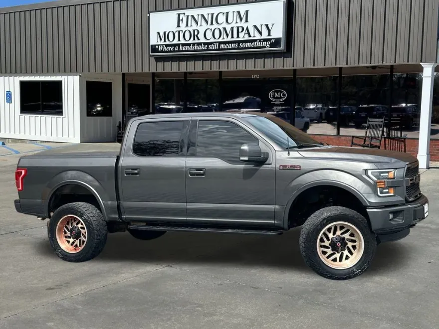 2016 Ford F-150 Lariat photo 1