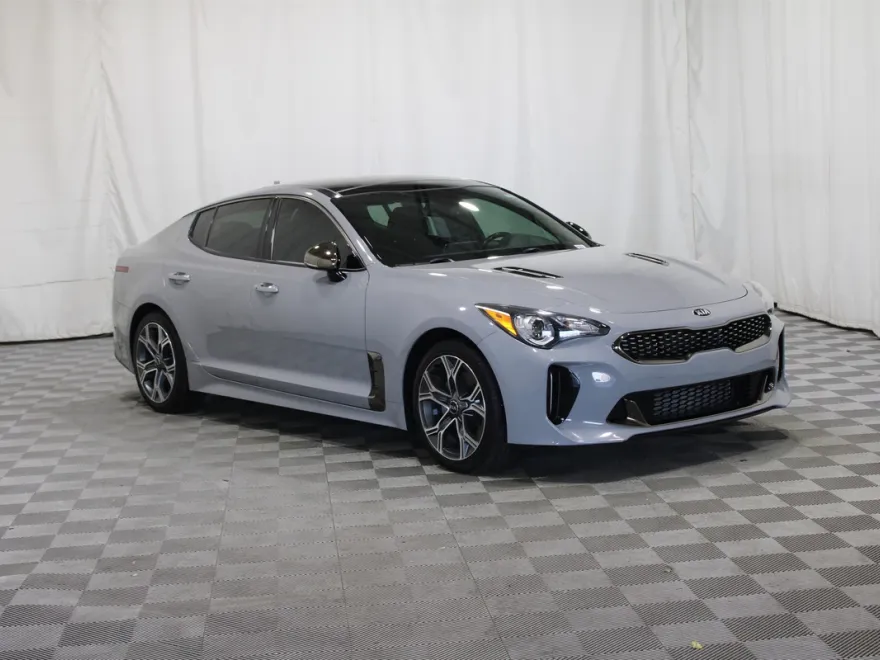 2021 Kia Stinger GT-Line photo 1