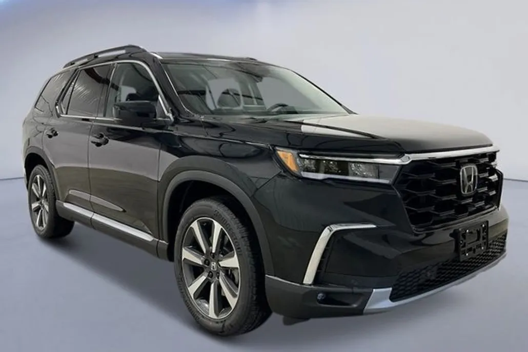 2025 Honda Pilot Touring photo 1