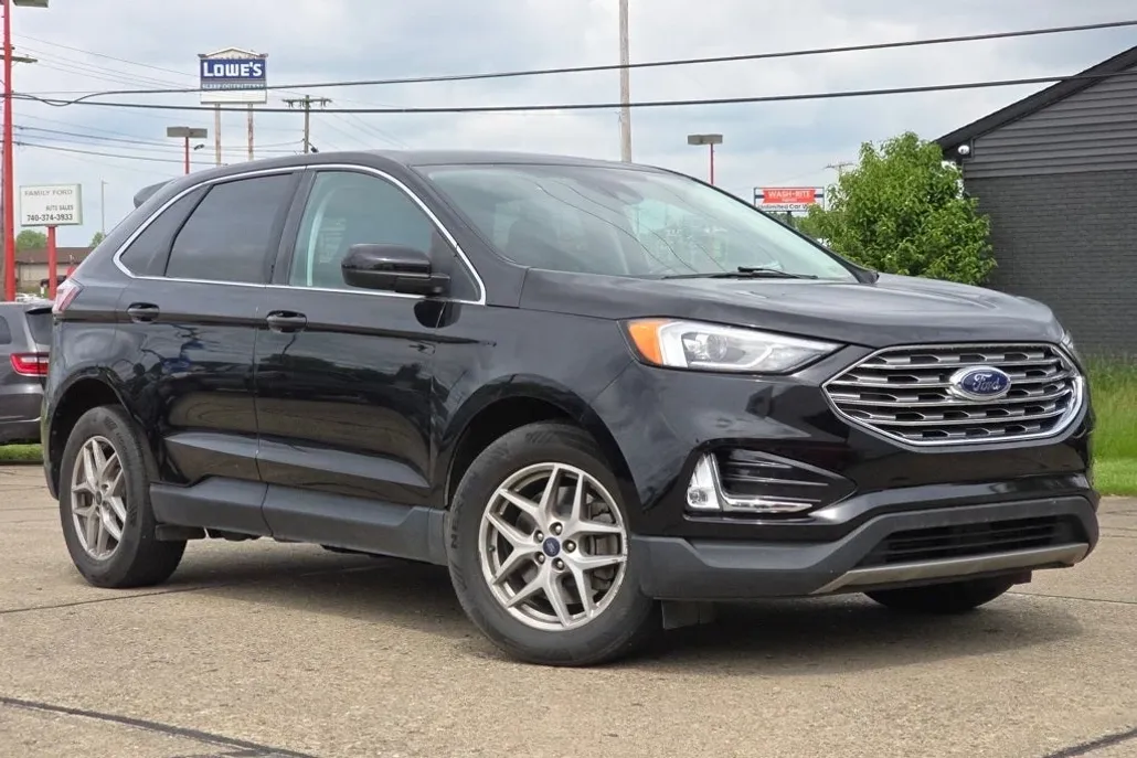 2021 Ford Edge SEL photo 1