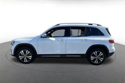 2025 Mercedes Benz GLB 250 4MATIC photo 3