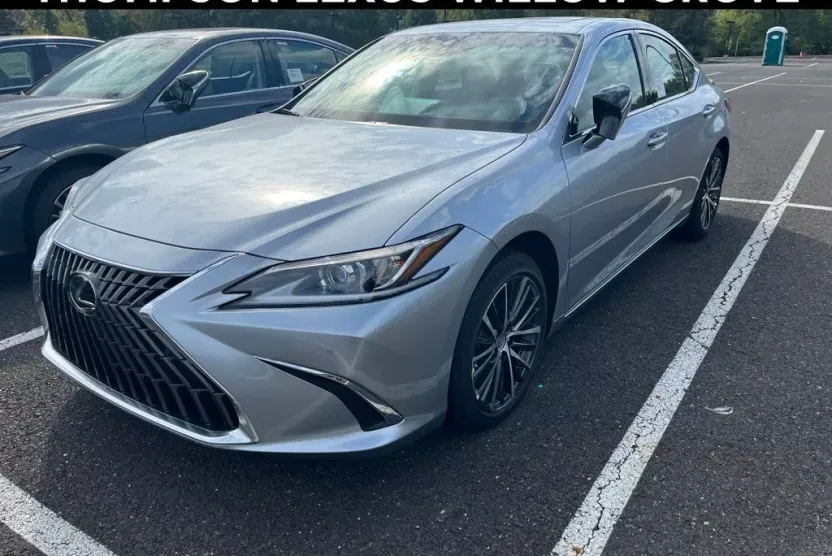 2025 Lexus ES 350 photo 1