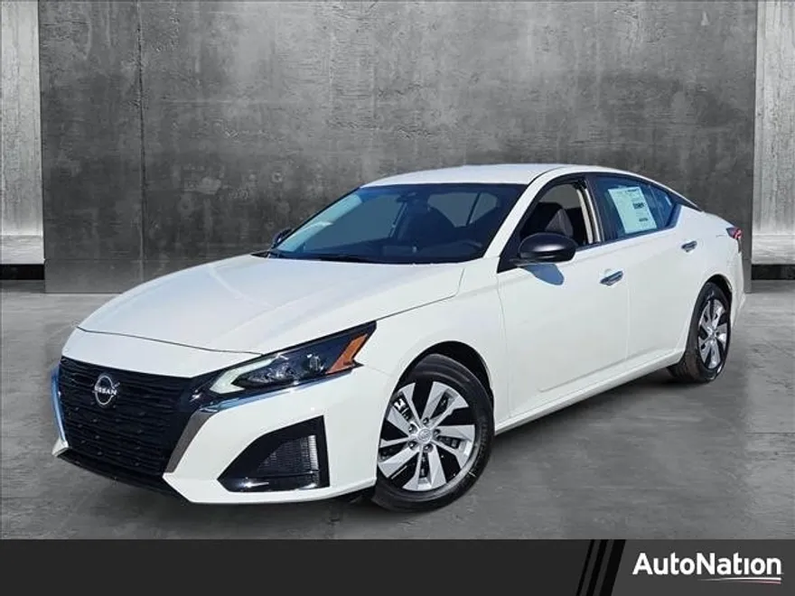 2025 Nissan Altima S photo 1