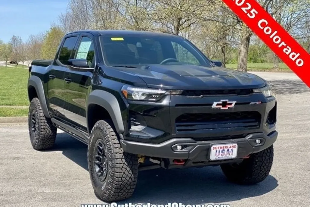 2025 Chevrolet Colorado ZR2 photo 1