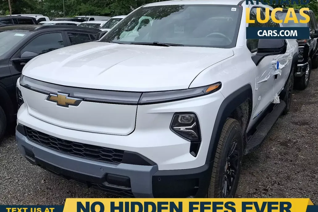 2026 Chevrolet Silverado EV LT photo 1