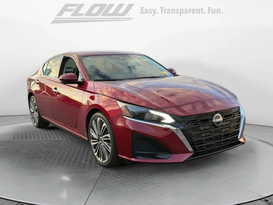 2023 Nissan Altima SL photo 1