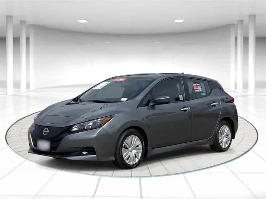 2023 Nissan Leaf S photo 1