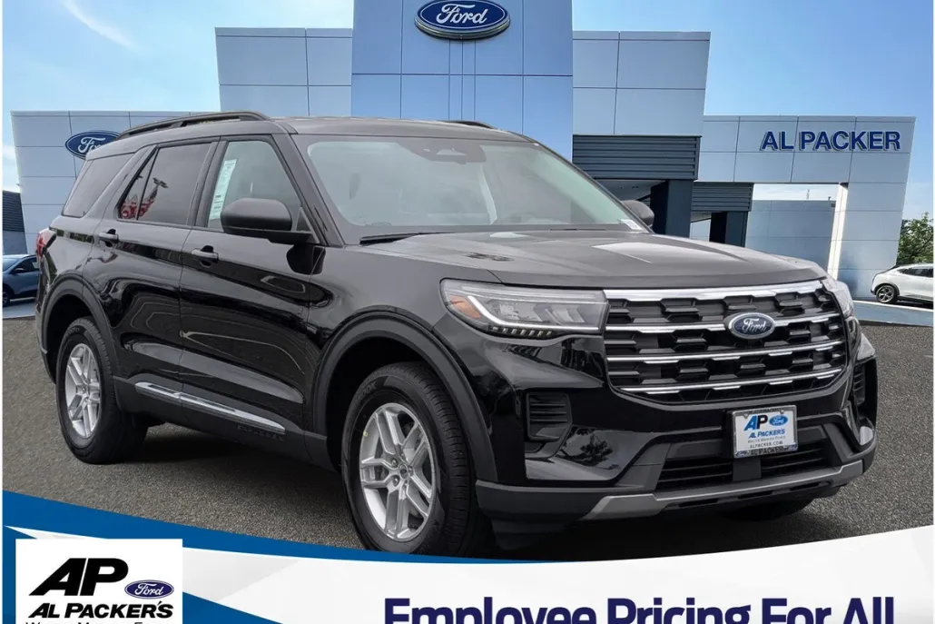2025 Ford Explorer photo 1