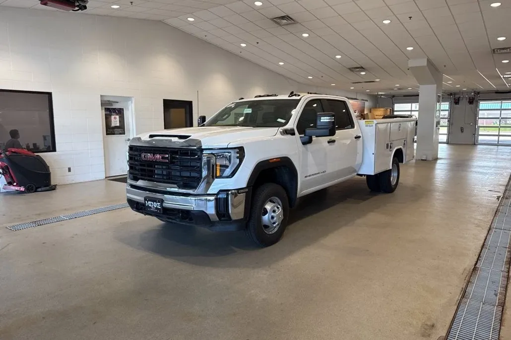 2025 Gmc Sierra 3500 HD Pro photo 1
