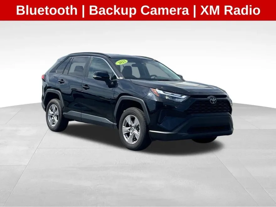 2023 Toyota RAV4 XLE photo 1