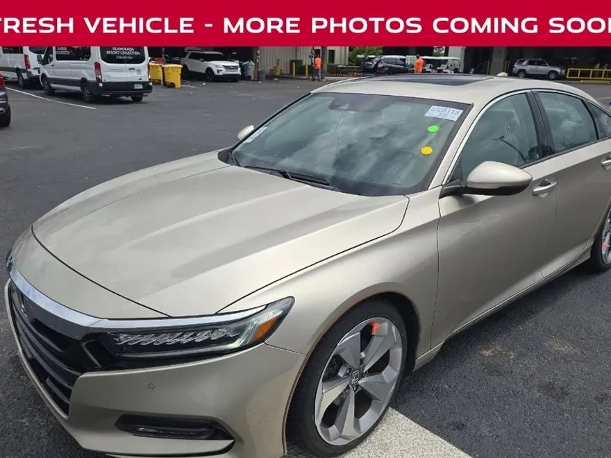 2018 Honda Accord Touring photo 1