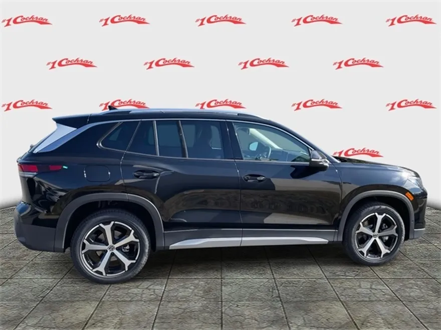 2025 Volkswagen Tiguan SE photo 1