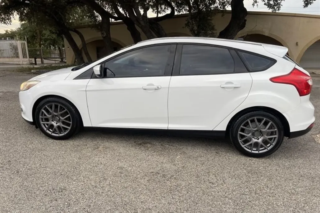 2012 Ford Focus SE photo 1