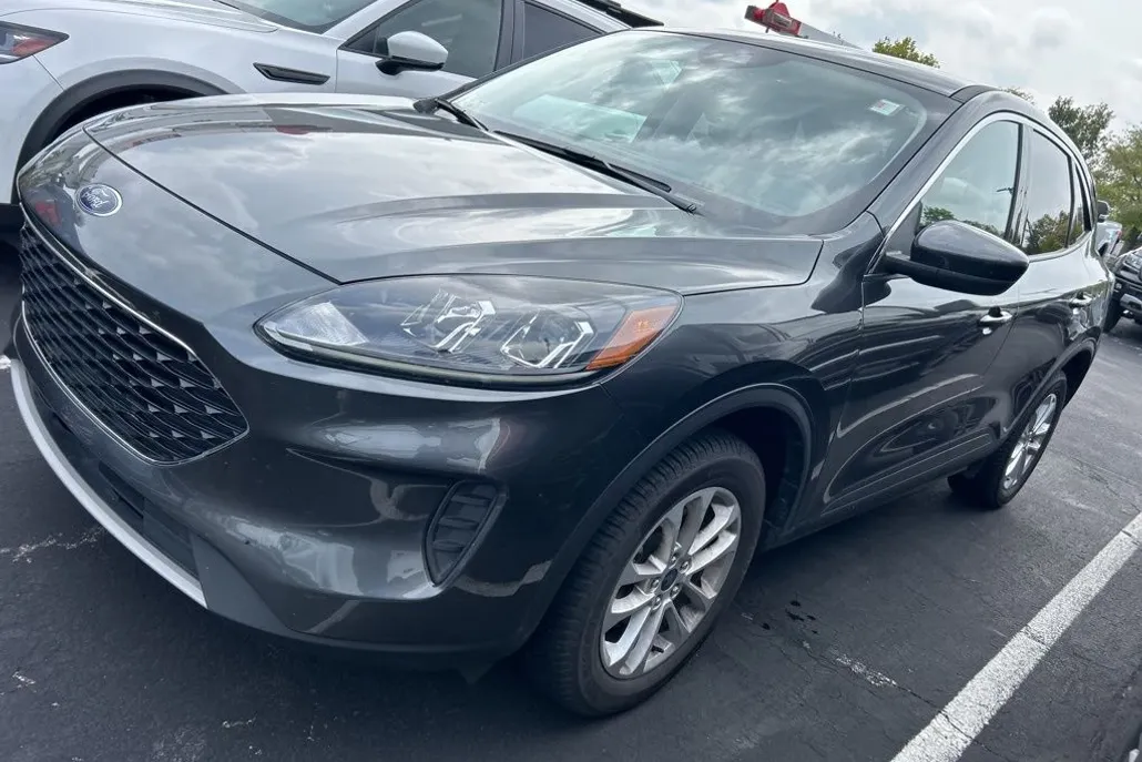 2020 Ford Escape SE photo 1