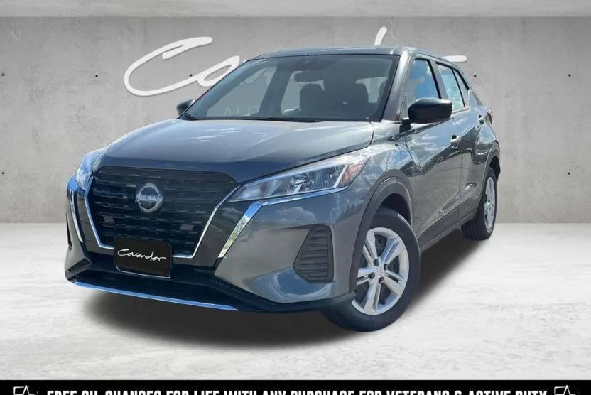 2025 Nissan Kicks Play S photo 1